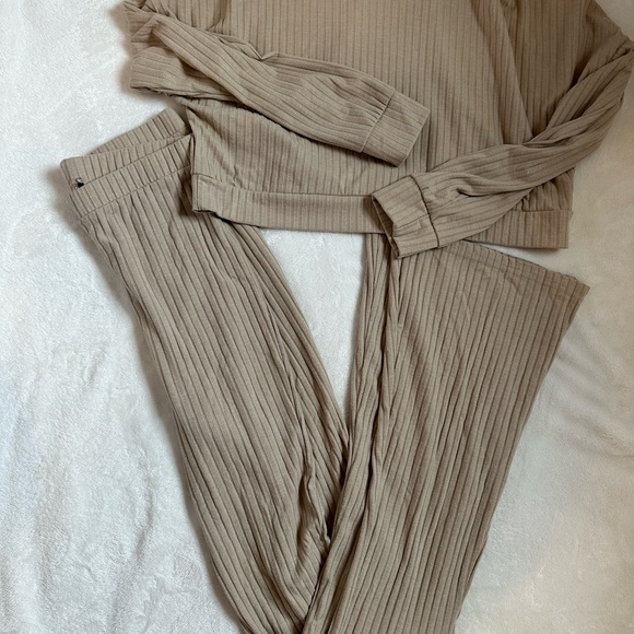 Forever 21 Matching Set - Picture 3 of 5